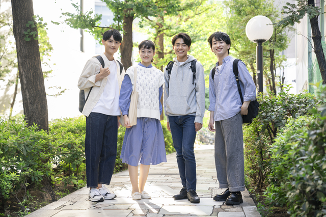 【高校生編】大学・短大のオープンキャンパスに着ていく服装は?