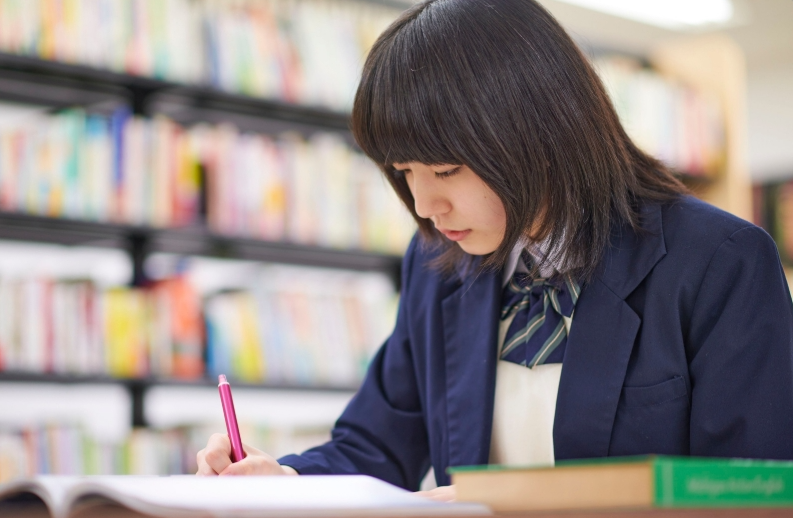 【高校生向け完全ガイド】先取り学習は必要？ 学年別のやり方・教科・継続のコツまで徹底解説